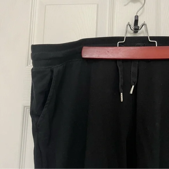 Black Joggers 🐈‍⬛ - Picture 3 of 6